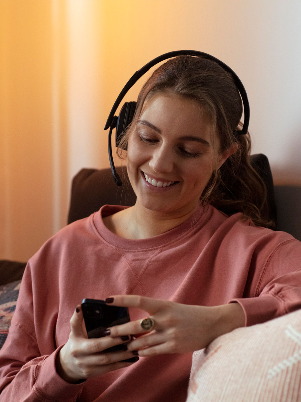 5 beneficios de usar auriculares para estudiar – Elcom Santiago